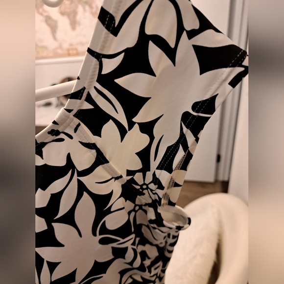 Floral Black and White Women's Swimsuit - Picture 3 of 4